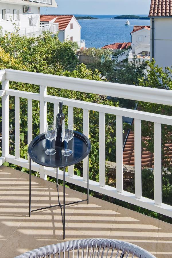 Apartments Anita Hvar Town Exterior photo