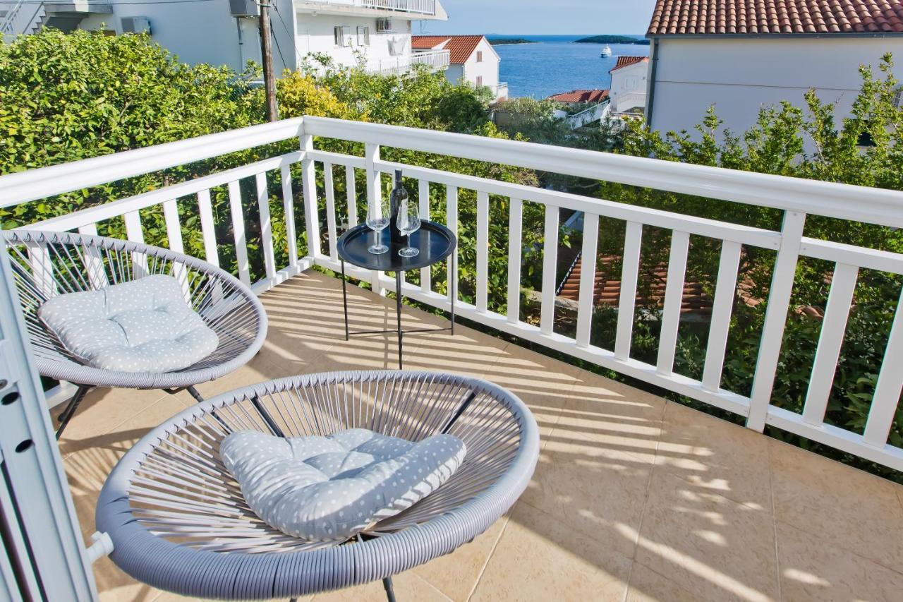 Apartments Anita Hvar Town Exterior photo